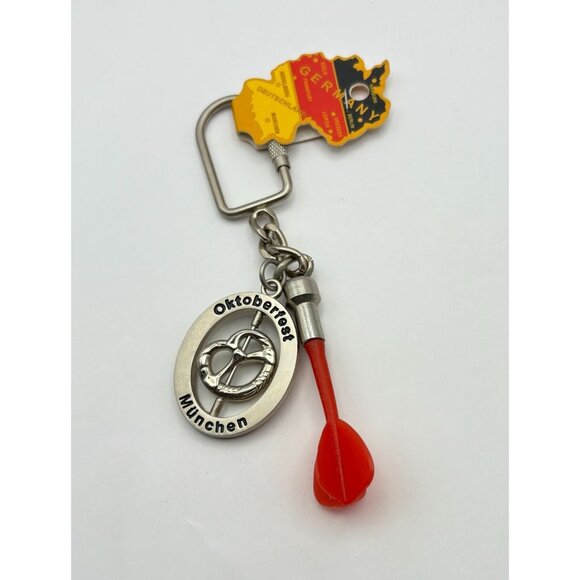 Oktoberfest Munich Souvenir Keychain With Spinning Pretzel Charm & Dart - Picture 6 of 6